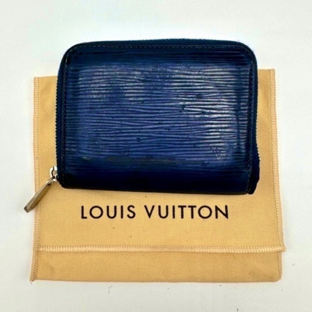 AUTHENTIC Louis Vuitton wallet. Preowned. Color: Navy blue. - Picture 11 of 12